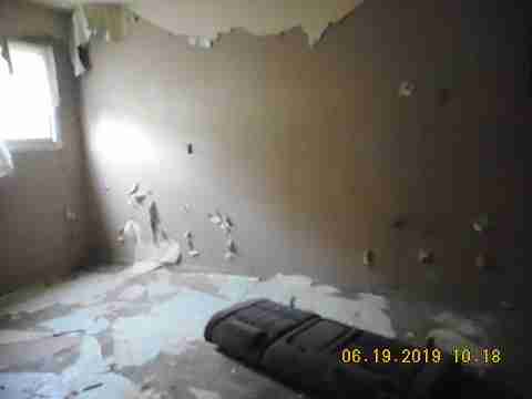 14040 Burt (13)_m.jpg